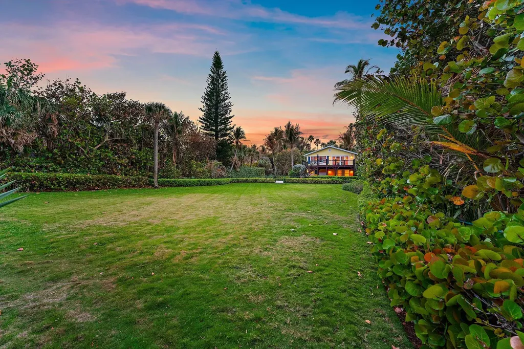 31 N Beach Road Jupiter Island FL 33455
