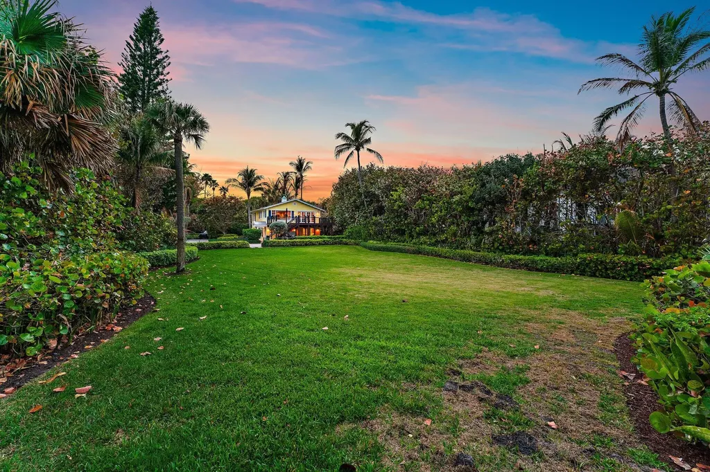 31 N Beach Road Jupiter Island FL 33455