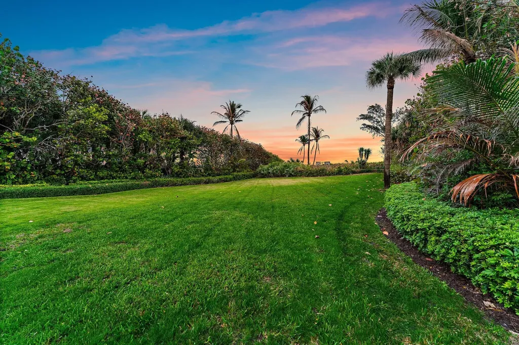 31 N Beach Road Jupiter Island FL 33455