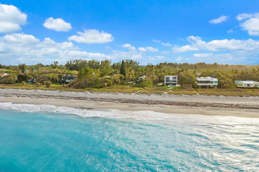 31 N Beach Road Jupiter Island FL 33455