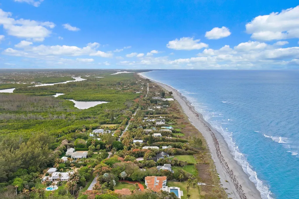 31 N Beach Road Jupiter Island FL 33455