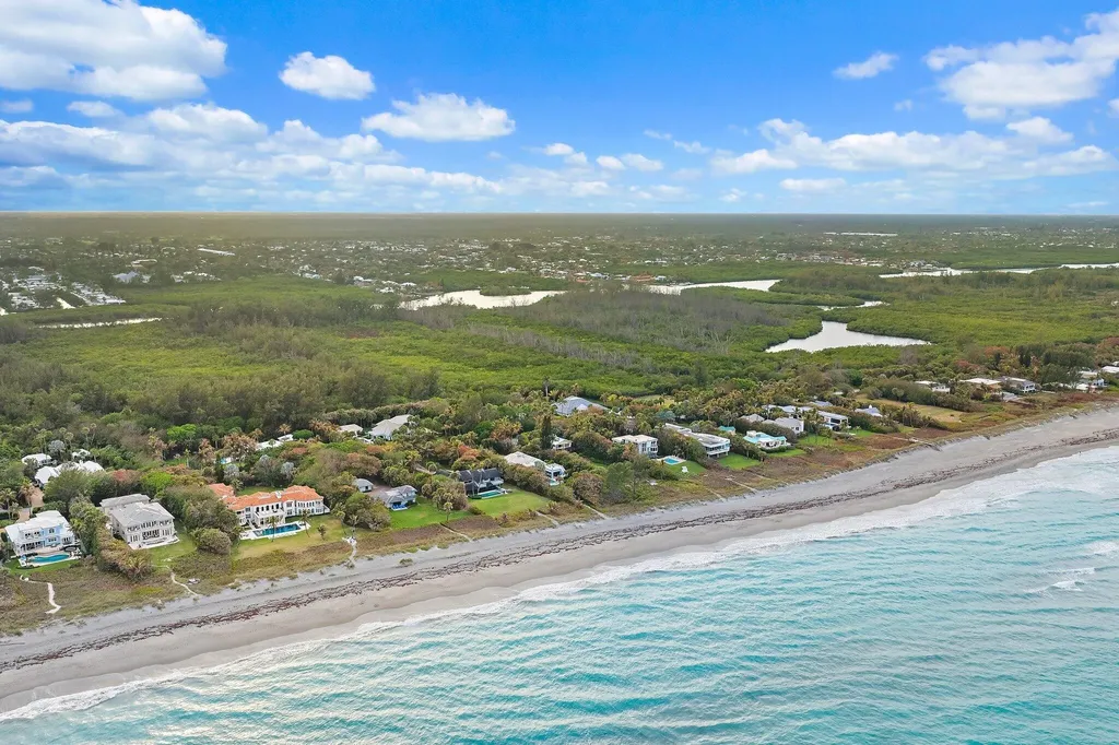 31 N Beach Road Jupiter Island FL 33455