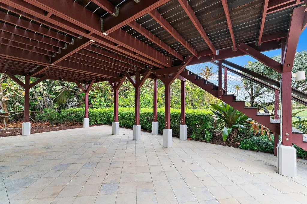 31 N Beach Road Jupiter Island FL 33455