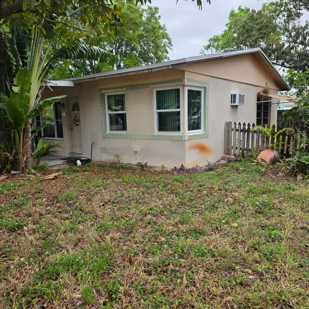 3170 NE 10th Terrace Pompano Beach FL 33064