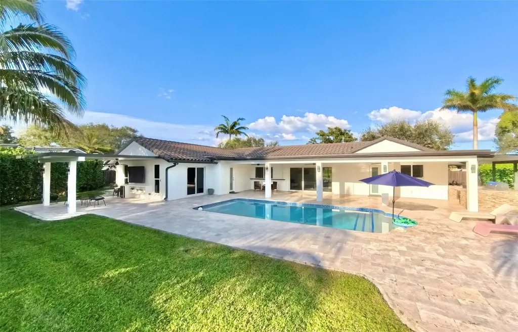 481 W Tropical Way Plantation FL 33317