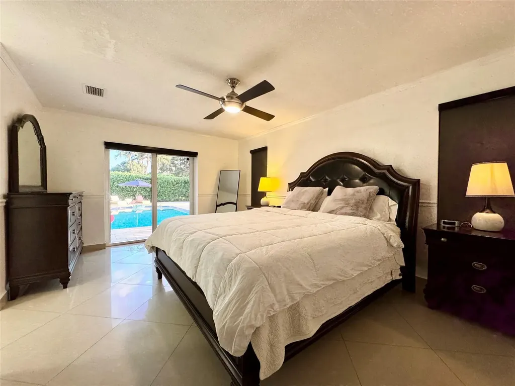 481 W Tropical Way Plantation FL 33317