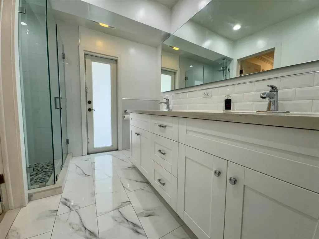 481 W Tropical Way Plantation FL 33317