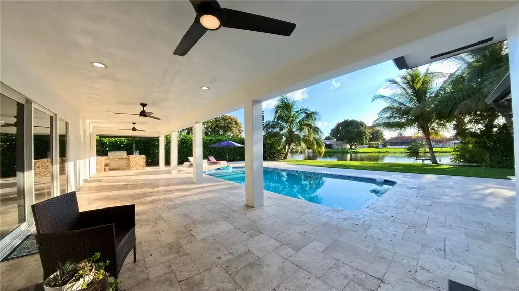 481 W Tropical Way Plantation FL 33317