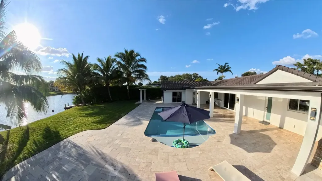 481 W Tropical Way Plantation FL 33317