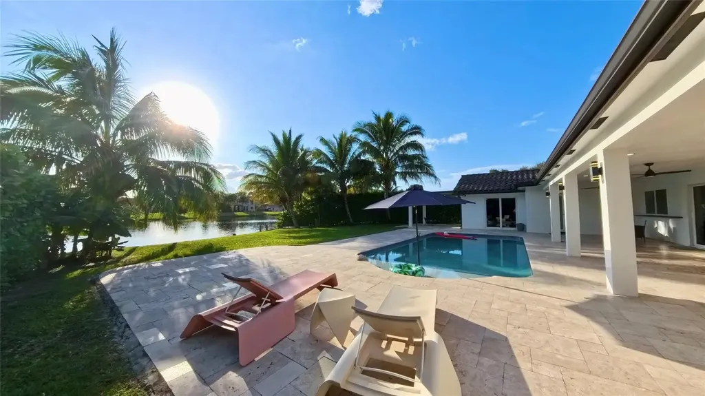 481 W Tropical Way Plantation FL 33317
