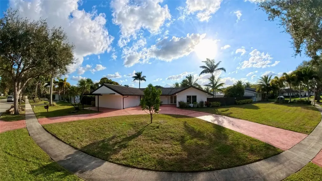 481 W Tropical Way Plantation FL 33317