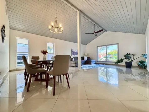 481 W Tropical Way Plantation FL 33317