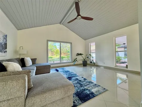 481 W Tropical Way Plantation FL 33317