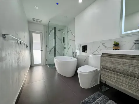 481 W Tropical Way Plantation FL 33317