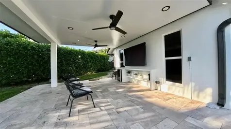 481 W Tropical Way Plantation FL 33317