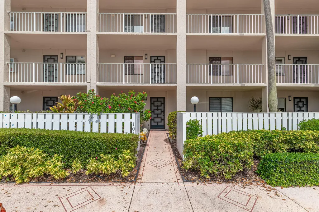 6149 Pointe Regal Circle Delray Beach FL 33484