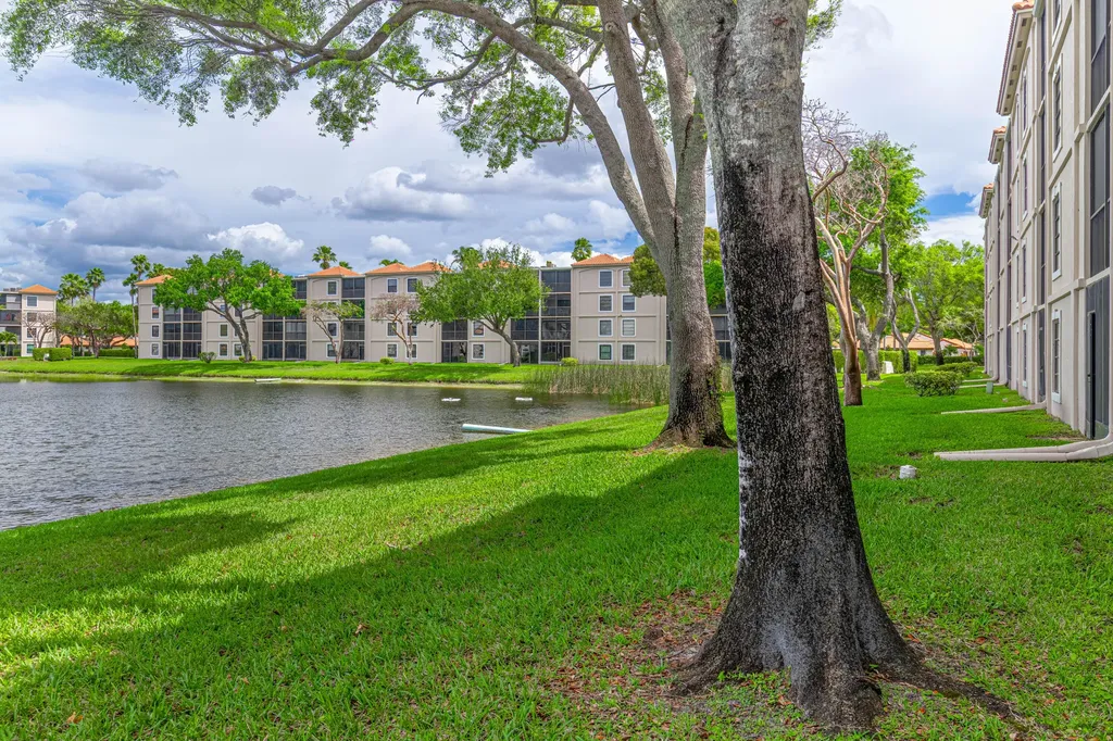6149 Pointe Regal Circle Delray Beach FL 33484