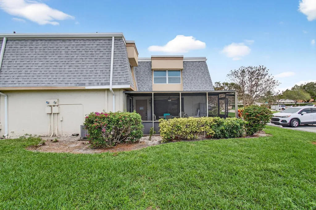 2686 NW 7th Court Delray Beach FL 33445