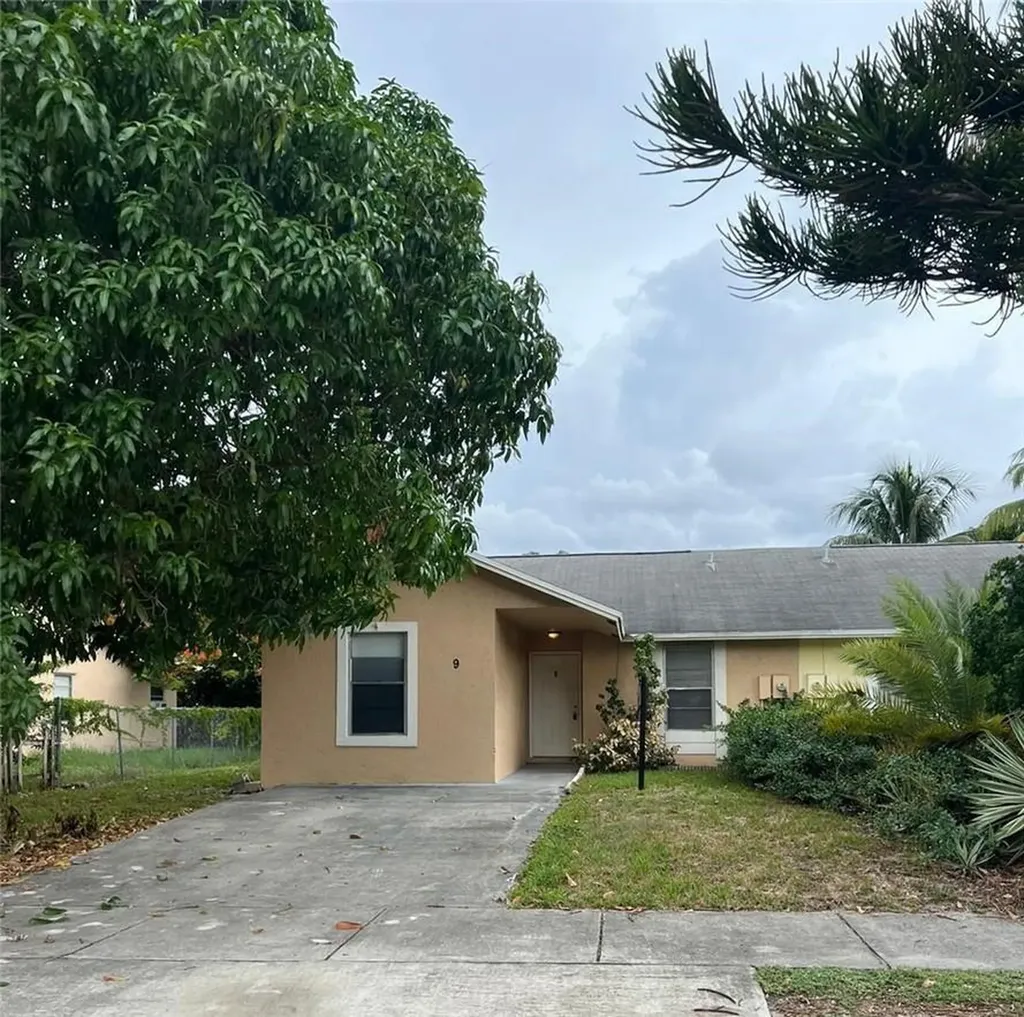 9 NE 44th Street Deerfield Beach FL 33064
