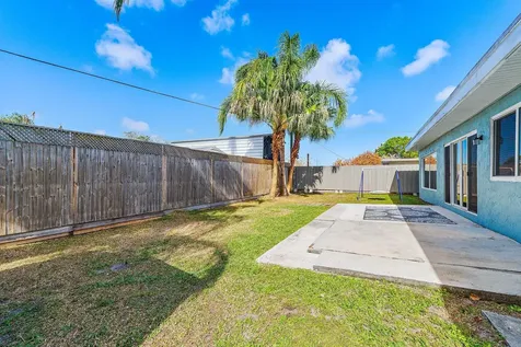 1851 SE Jackson Street Stuart FL 34997