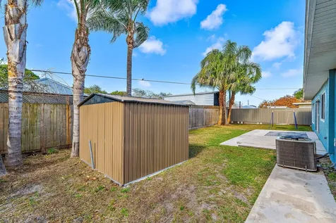 1851 SE Jackson Street Stuart FL 34997