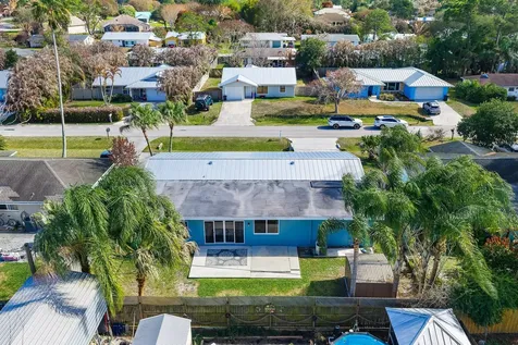 1851 SE Jackson Street Stuart FL 34997