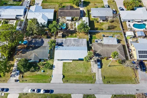 1851 SE Jackson Street Stuart FL 34997