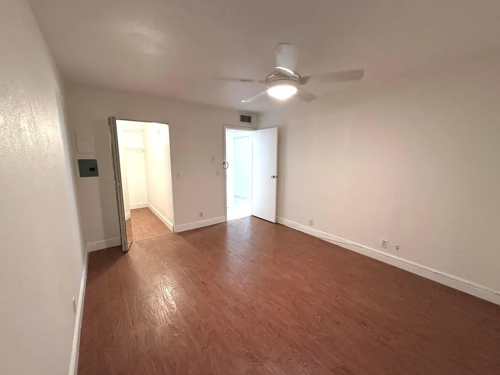 569 Monaco Delray Beach FL 33446