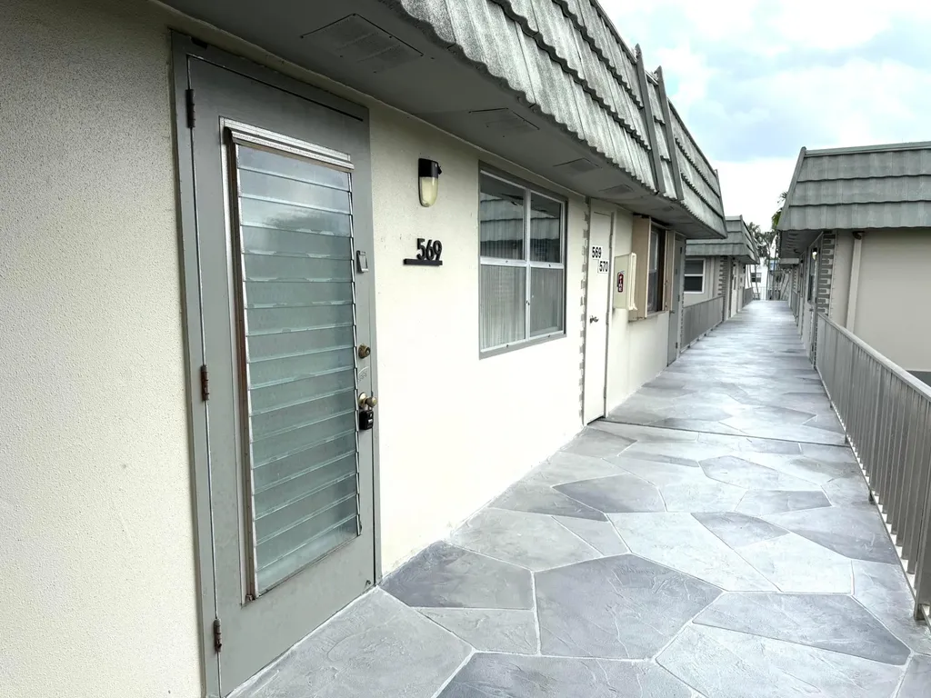 569 Monaco Delray Beach FL 33446