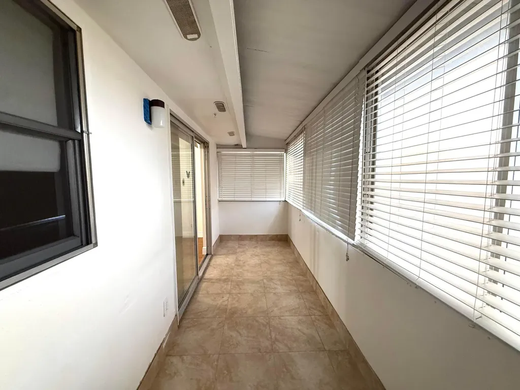 569 Monaco Delray Beach FL 33446