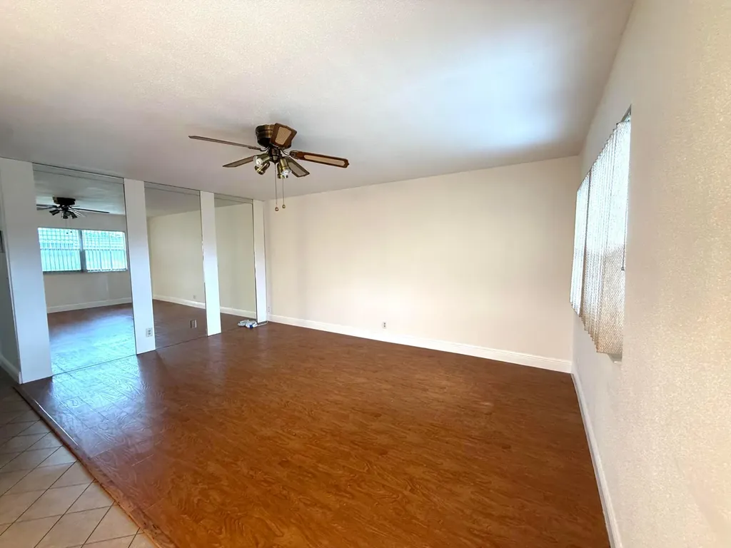 569 Monaco Delray Beach FL 33446