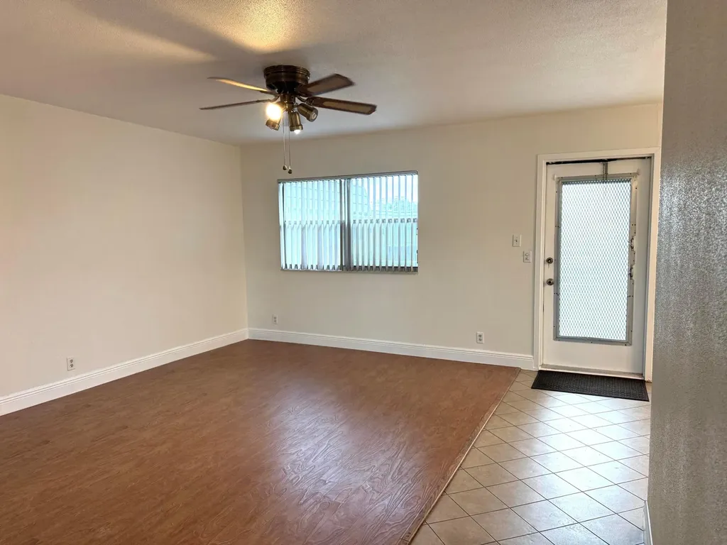 569 Monaco Delray Beach FL 33446