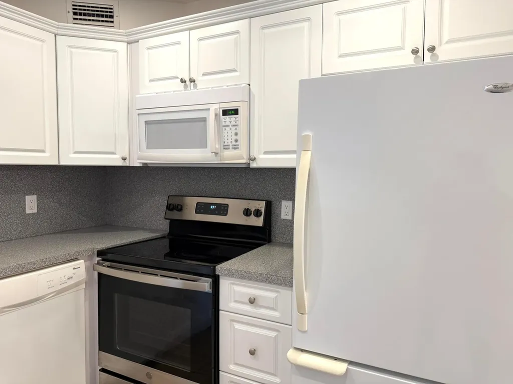 569 Monaco Delray Beach FL 33446