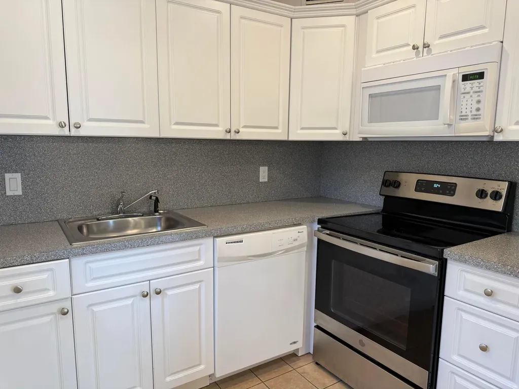 569 Monaco Delray Beach FL 33446