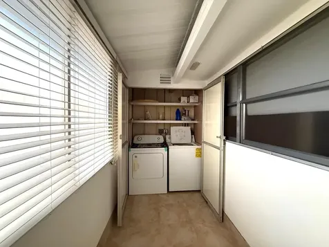 569 Monaco L Delray Beach FL 33446