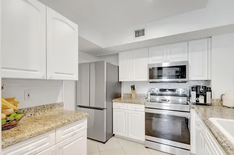 284 Village Boulevard Tequesta FL 33469