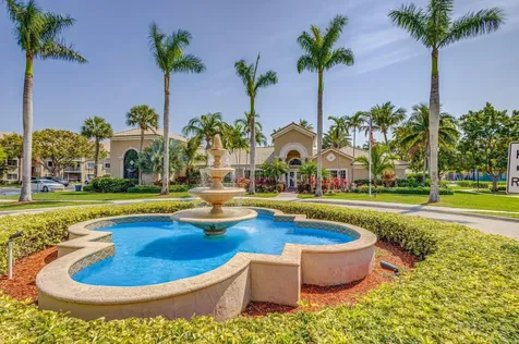 284 Village Boulevard Tequesta FL 33469