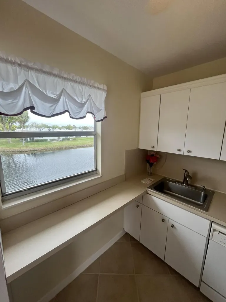 192 Monaco D Delray Beach FL 33446