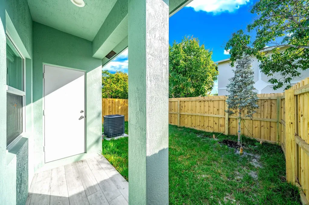 2710 Nokomis Avenue West Palm Beach FL 33409