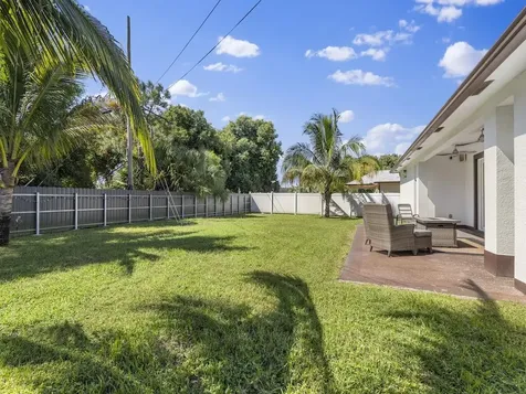914 SW Mccracken Avenue Port St Lucie FL 34953