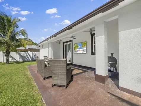 914 SW Mccracken Avenue Port St Lucie FL 34953