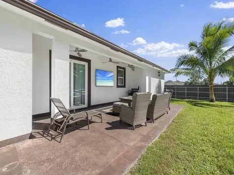 914 SW Mccracken Avenue Port St Lucie FL 34953