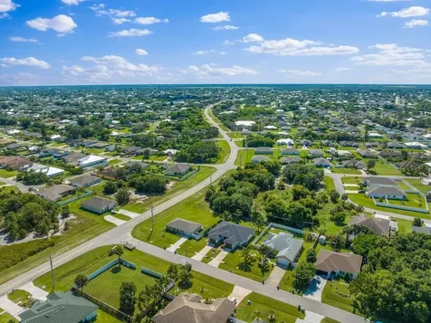 914 SW Mccracken Avenue Port St Lucie FL 34953