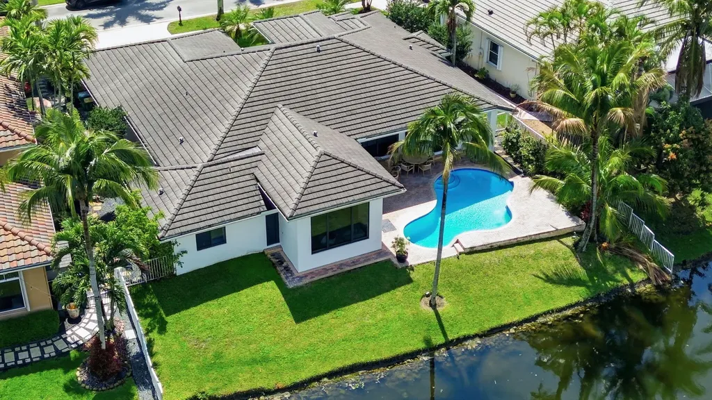 10995 Whitehawk Street Plantation FL 33324
