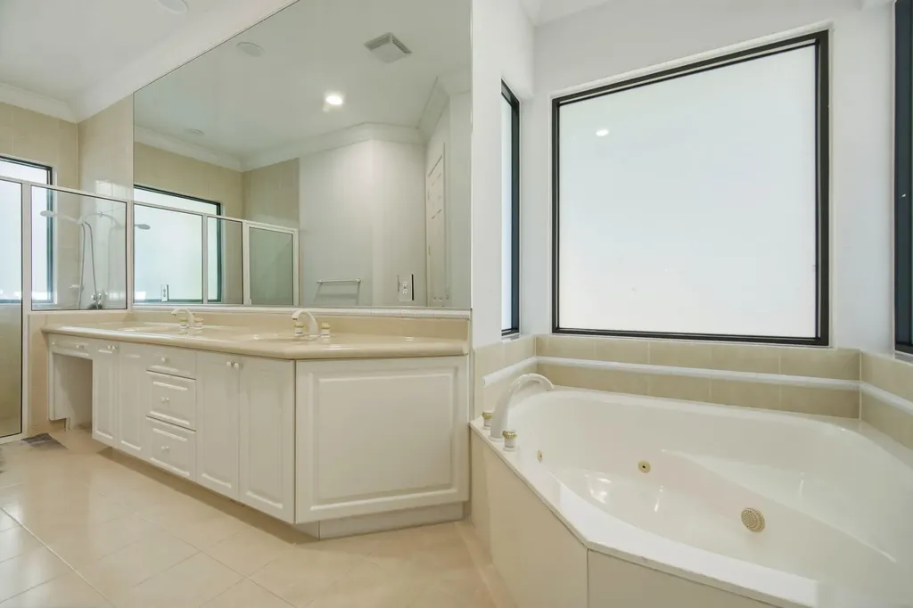 10995 Whitehawk Street Plantation FL 33324