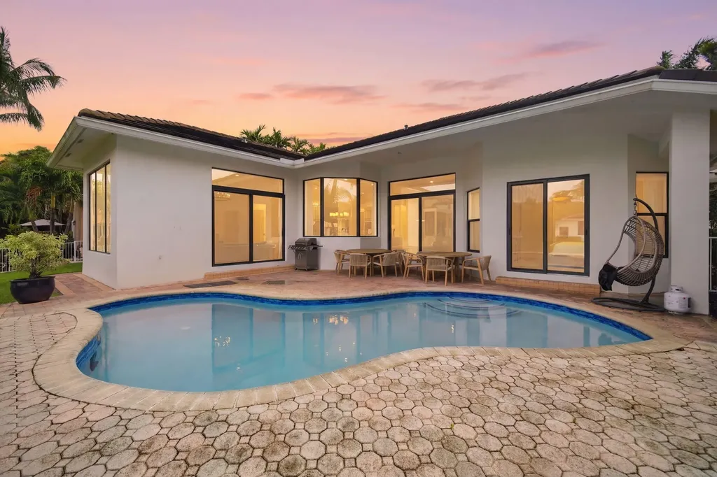 10995 Whitehawk Street Plantation FL 33324