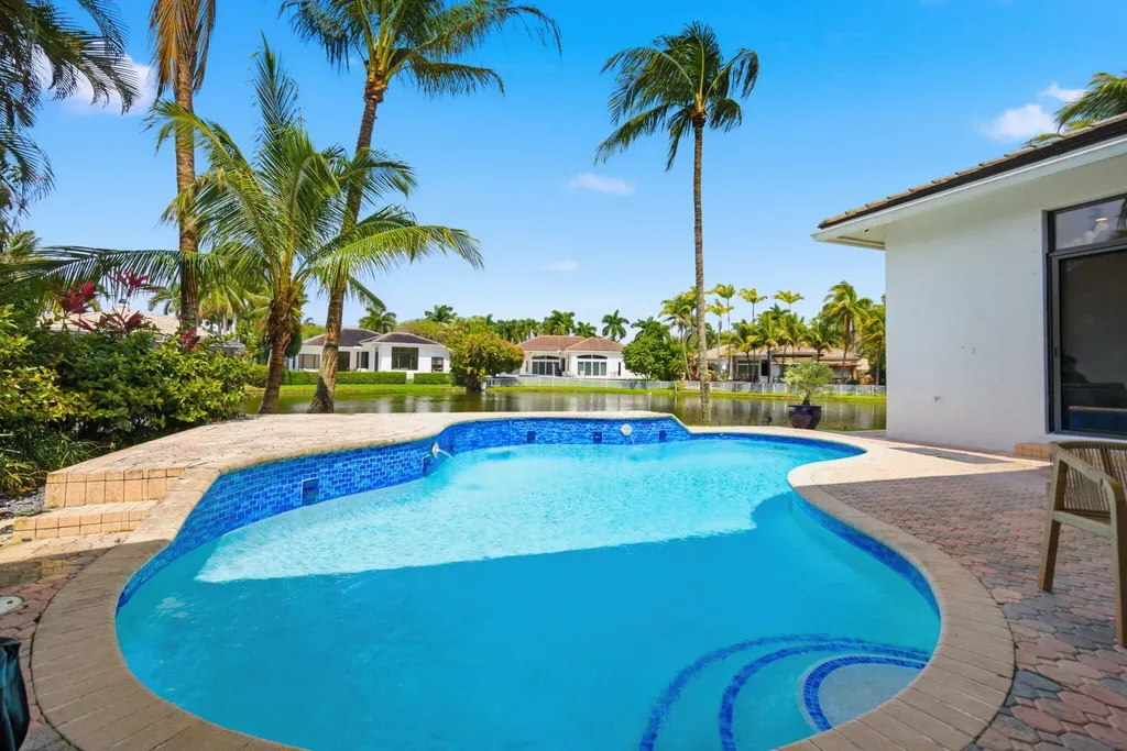 10995 Whitehawk Street Plantation FL 33324