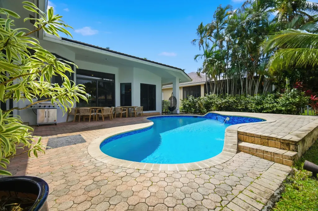 10995 Whitehawk Street Plantation FL 33324