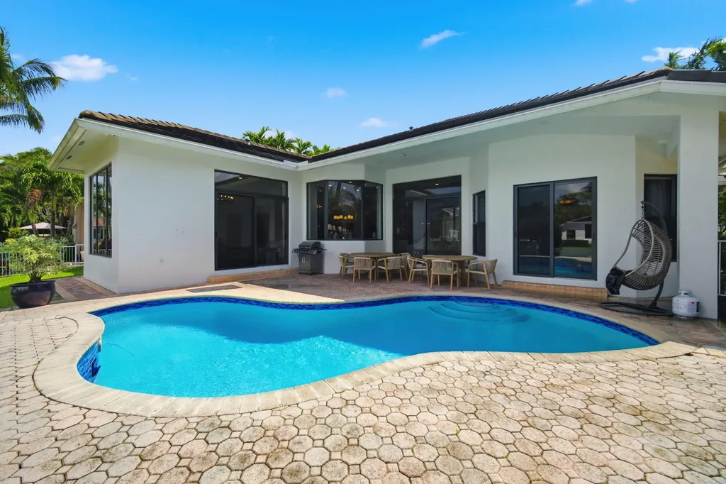 10995 Whitehawk Street Plantation FL 33324
