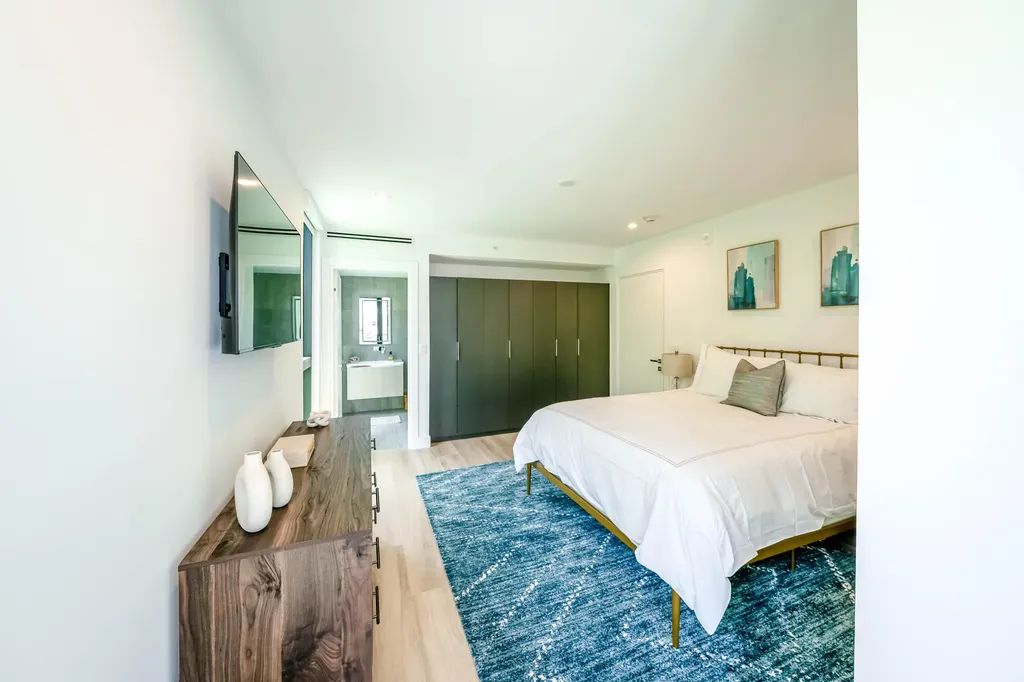 1930 Bay Drive Miami Beach FL 33141